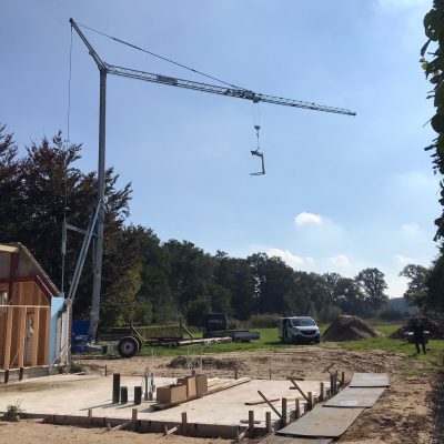 Levering Vicario bouwkraan bij boerderij in Schalkhaar